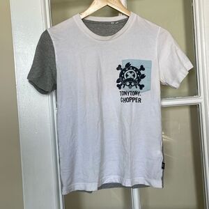 Uniqlo short sleeve grey white chopper one piece anime t shirt Japanese size XS